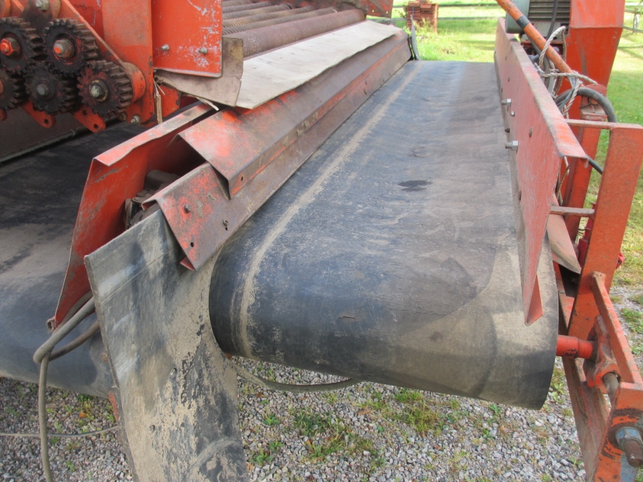 3634 Amac recieving hopper BLS with soil rollers