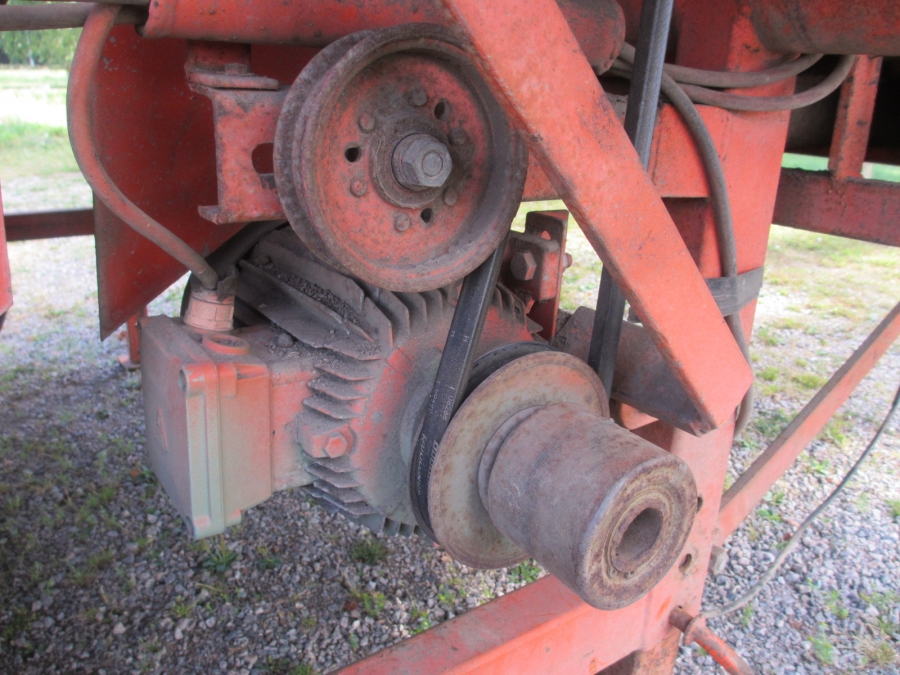 3634 Amac recieving hopper BLS with soil rollers