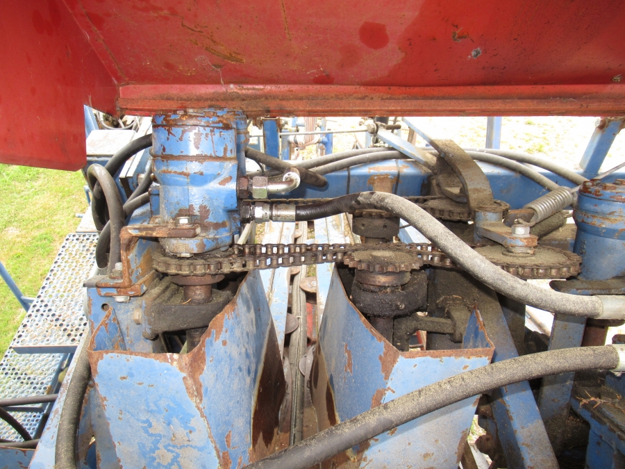 3640 Asa-Lift carrot harvester T-200 2 row with elevator