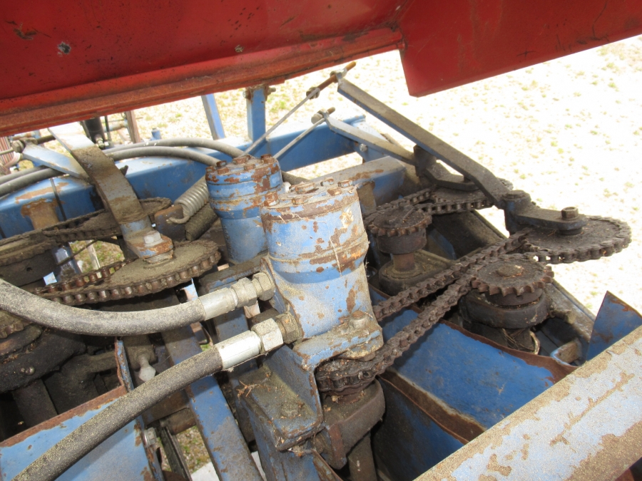 3640 Asa-Lift carrot harvester T-200 2 row with elevator