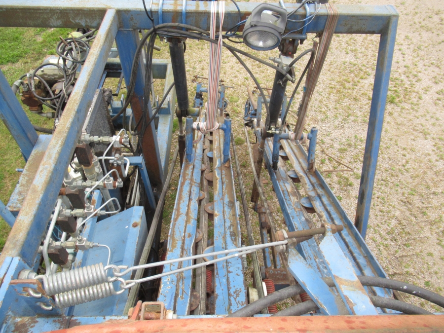 3640 Asa-Lift carrot harvester T-200 2 row with elevator