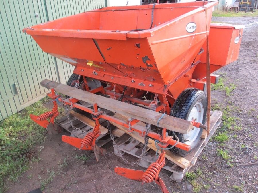3642 Underhaug 2 row potato planter with fertilizer