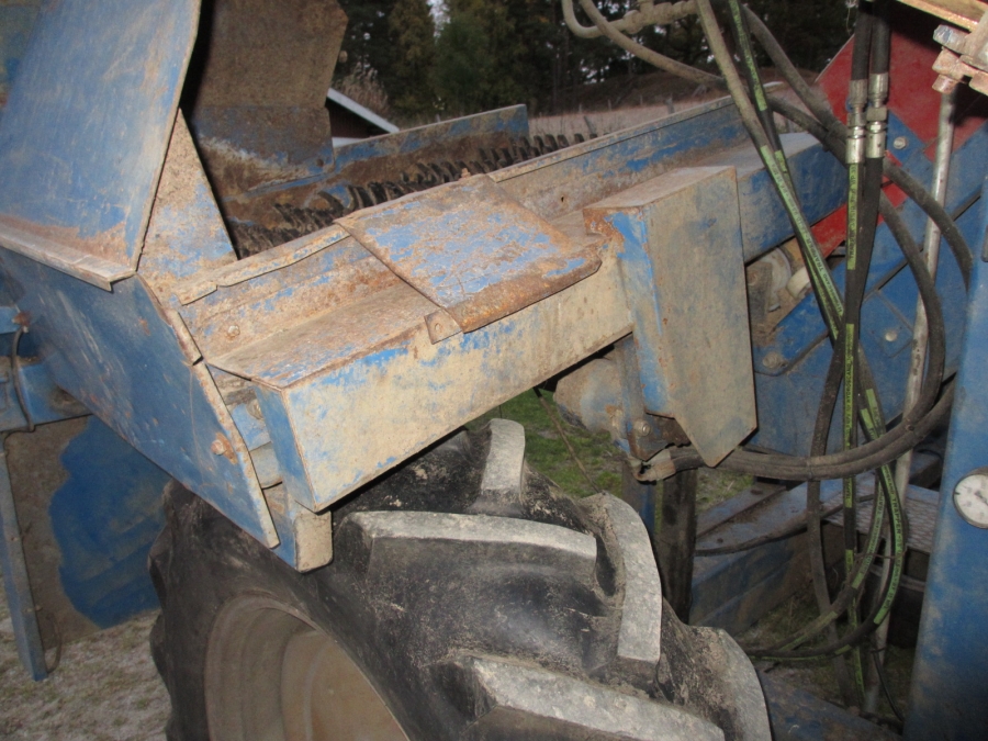 3670 Asa-Lift Möhrenroder Karottenroder 1 Reihe mit Bunker