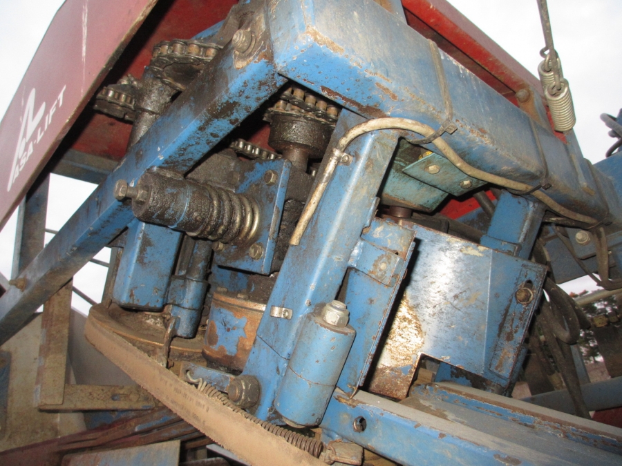 3670 Asa-Lift Möhrenroder Karottenroder 1 Reihe mit Bunker