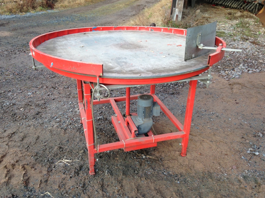 3676 EKKO rotating bag table 135 cm