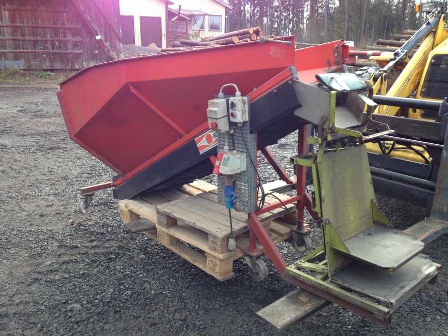 3687 SKALS weigher with small EKKO bunker