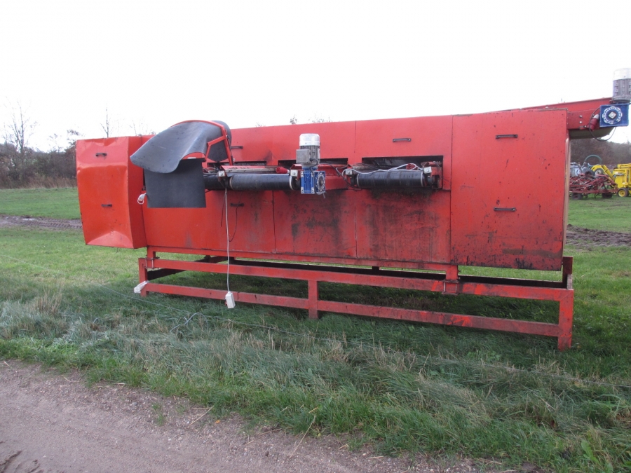 3701 EKKO roller grader for carrots etc