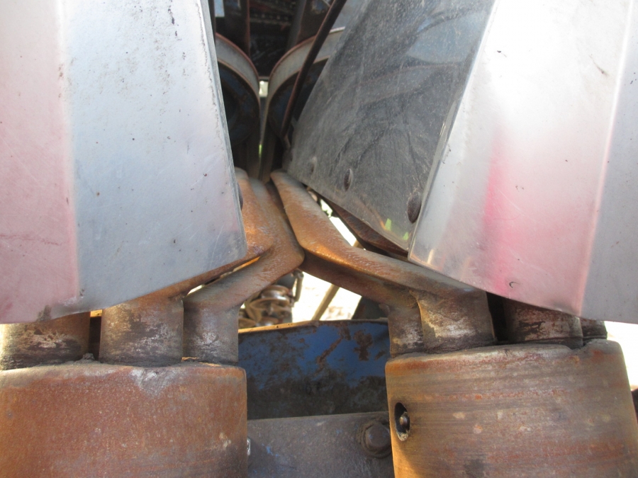 3766 Asa-lift T-10B carrot harvester mounted with bunker