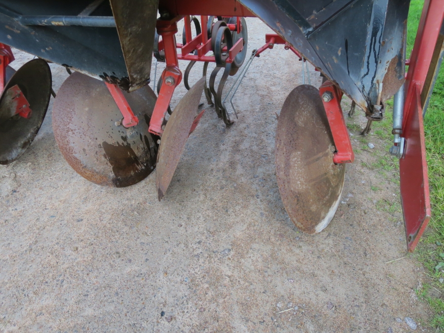 3778 Amac disc ridger 4 row