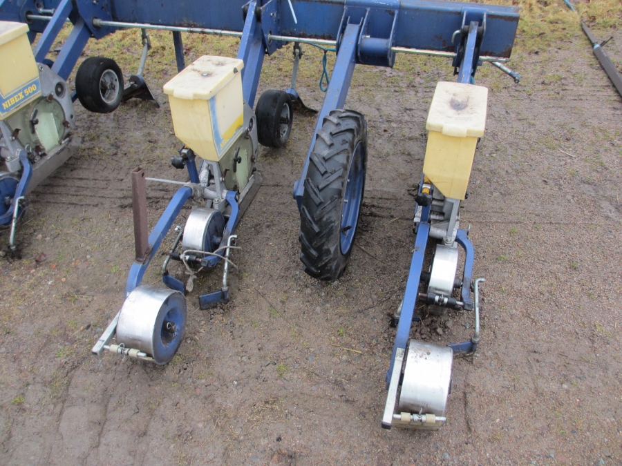 3796 Nibex 500 seeder 4+2 rows