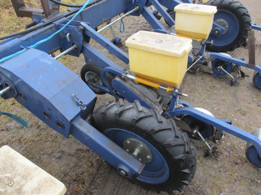 3796 Nibex 500 seeder 4+2 rows