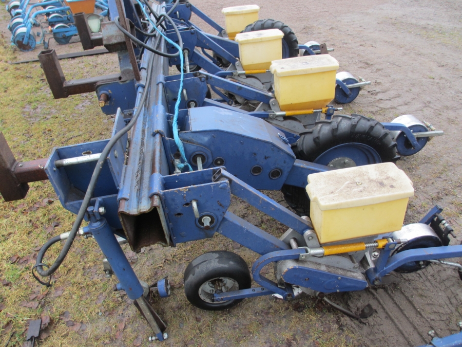 3796 Nibex 500 seeder 4+2 rows