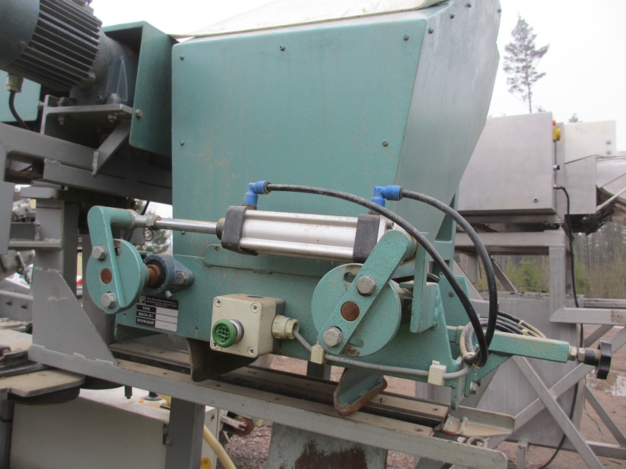 3806 Propak Netz und Papier Verschliessmaschine