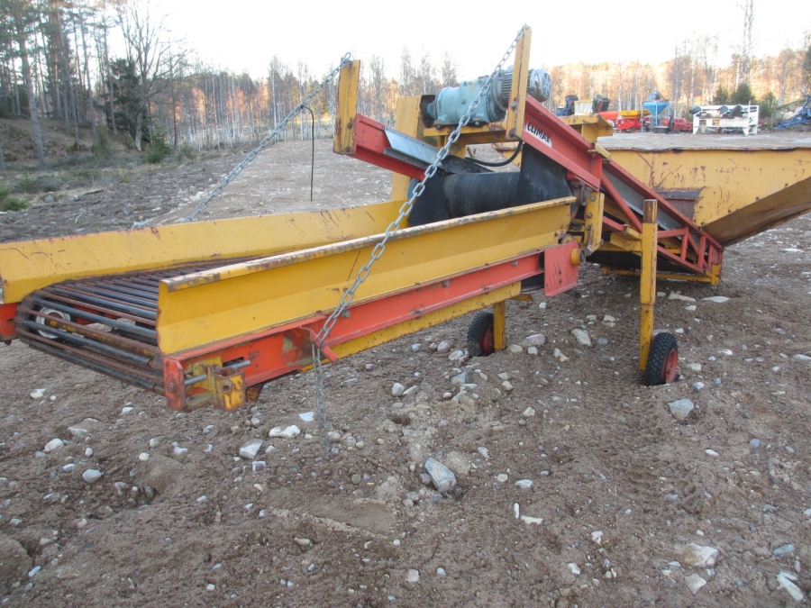 3821 Climax receiving hopper