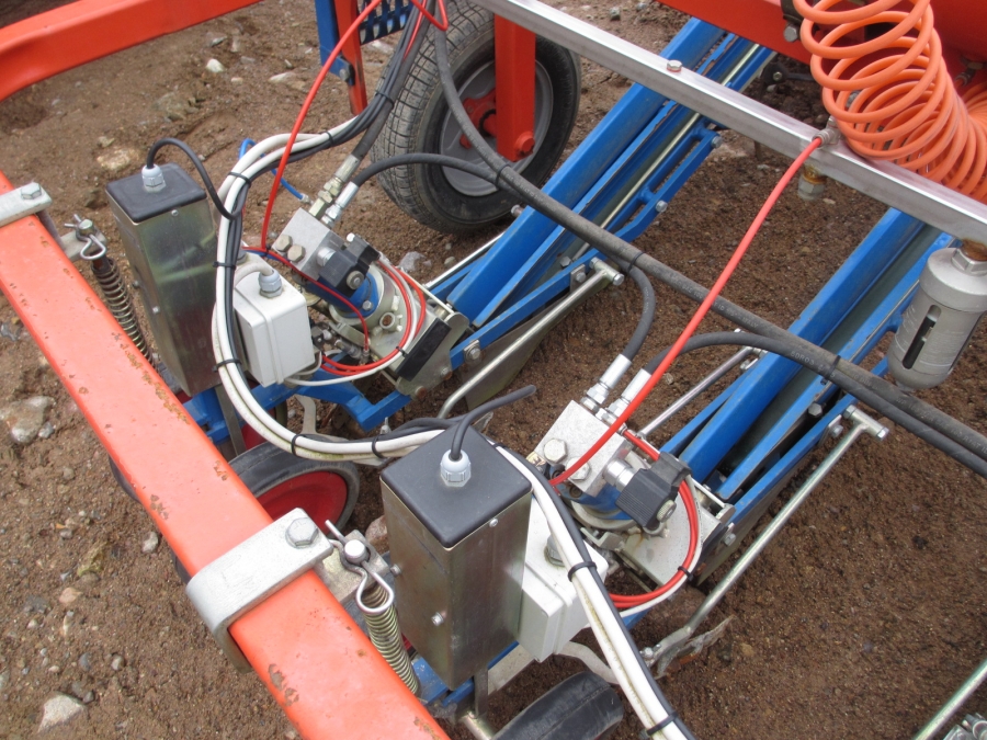 3825 Ferrari planting machine 3 row pneumatical