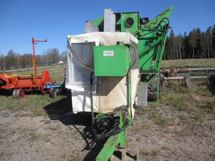 3830 Tumoba brussel sprout harvester