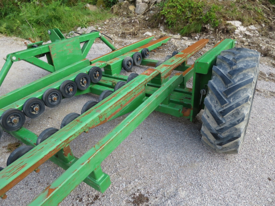 3831 Juko 1 row trailed potato harvester