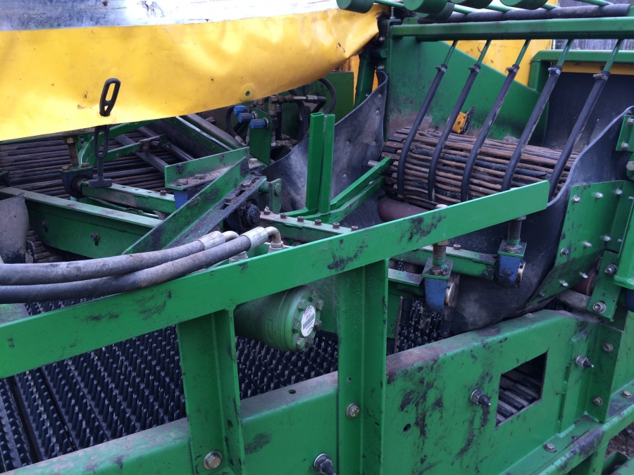 3831 Juko 1 row trailed potato harvester