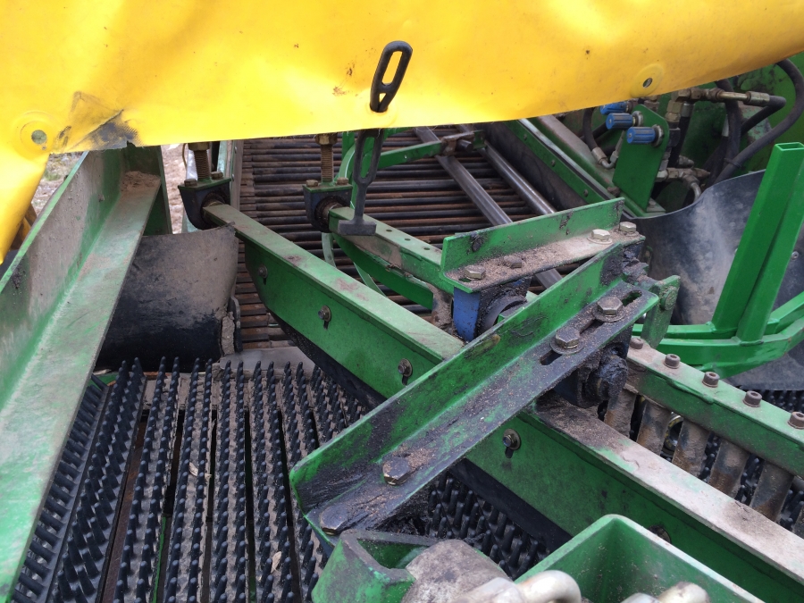 3831 Juko 1 row trailed potato harvester
