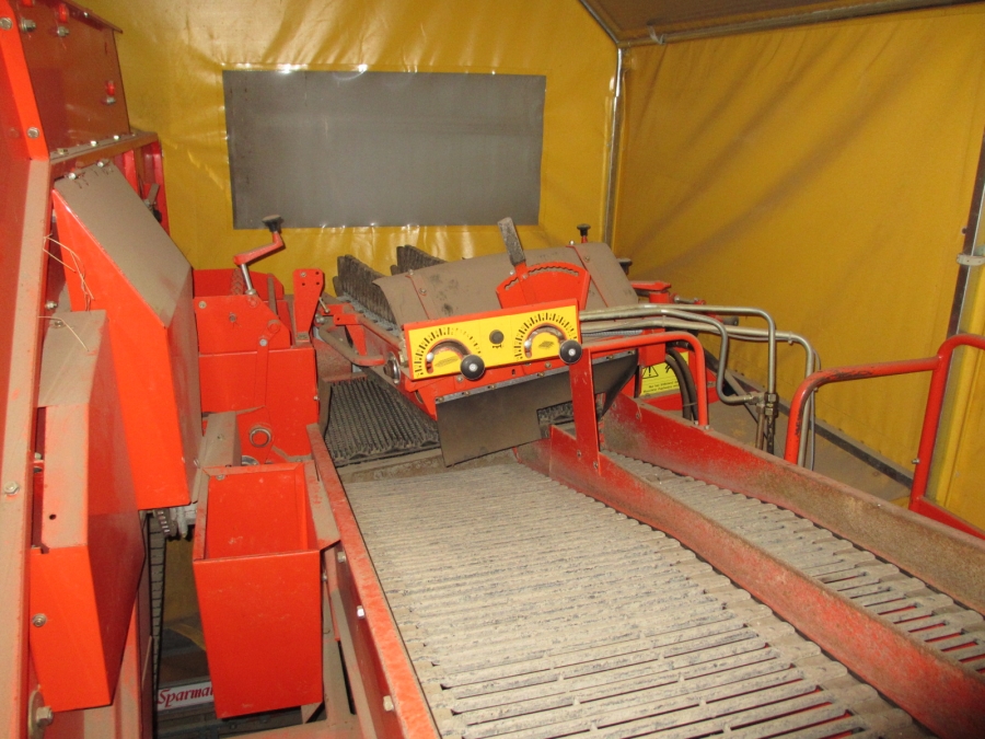 3835 Grimme SE70-20 potato harvester