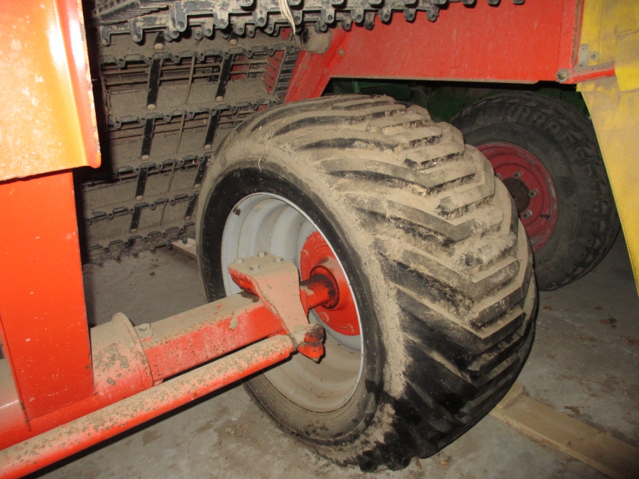 3835 Grimme SE70-20 potato harvester