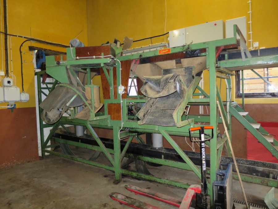 3872 Complete Schouten potato grader with EMVE feeding hopper