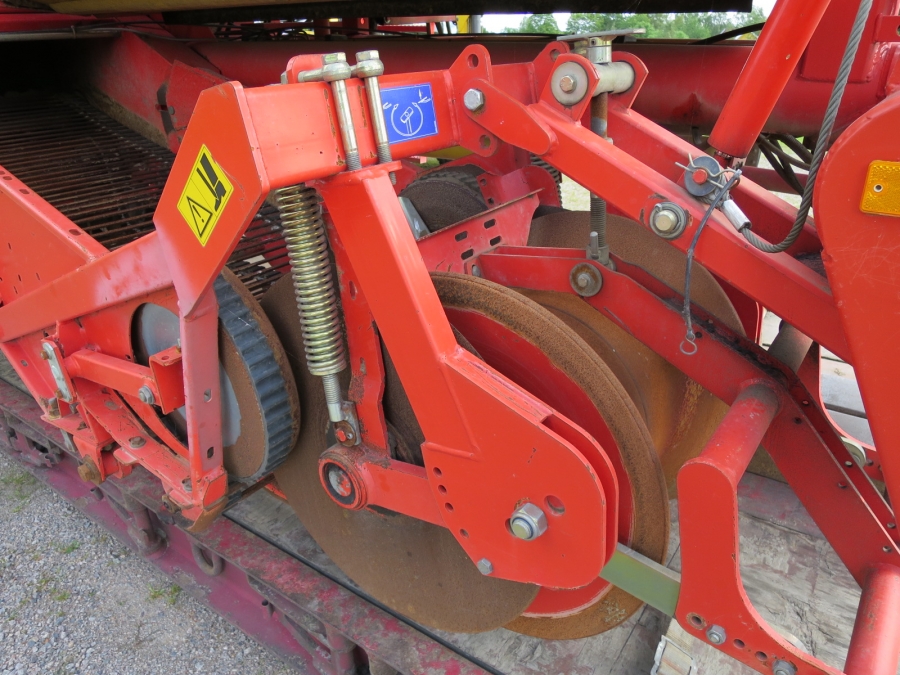 3874 Grimme SE75-40 potato harvester