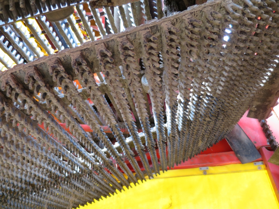 3874 Grimme SE75-40 potato harvester