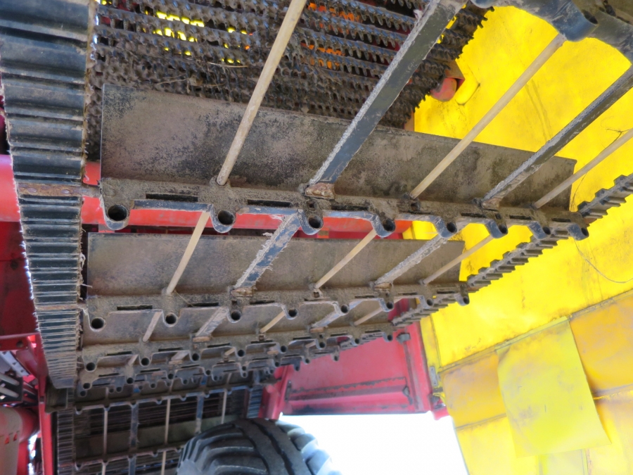 3874 Grimme SE75-40 potato harvester