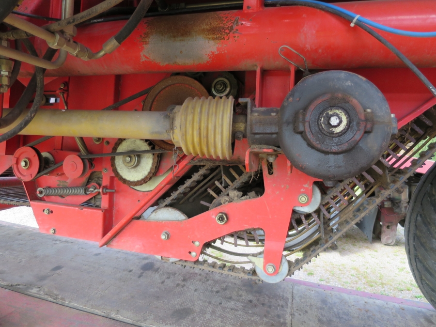 3874 Grimme SE75-40 potato harvester