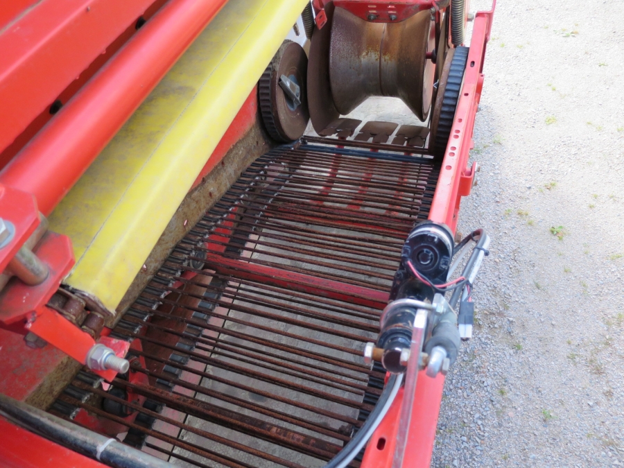 3874 Grimme SE75-40 potato harvester