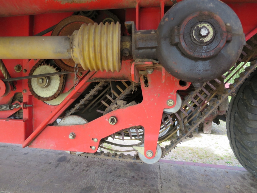 3874 Grimme SE75-40 potato harvester
