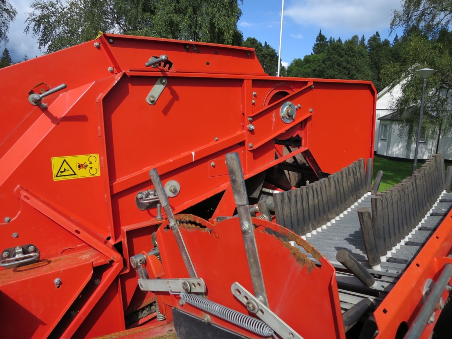 3874 Grimme SE75-40 potato harvester