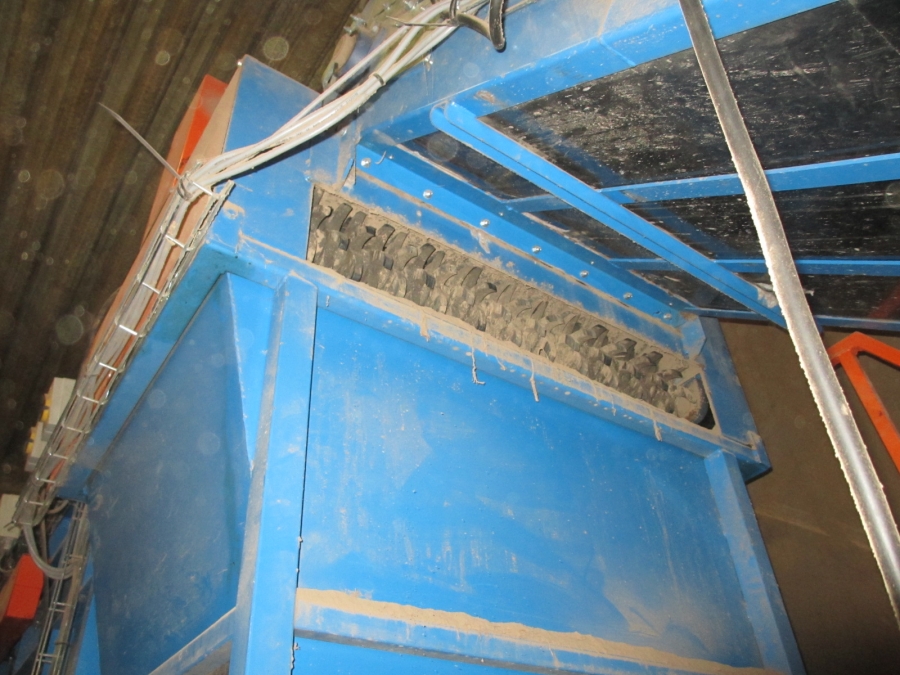 3875 EMVE screen grader line for potato/onion year 2009
