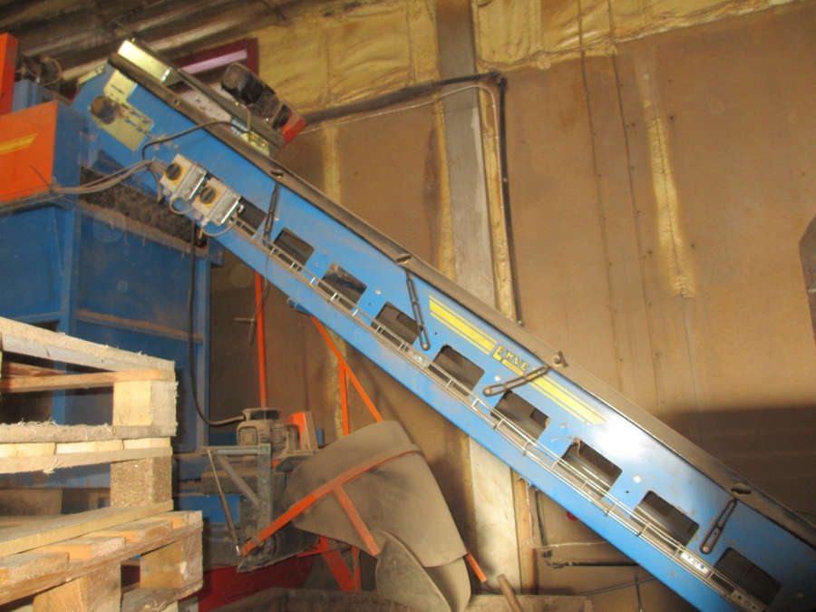 3875 EMVE screen grader line for potato/onion year 2009