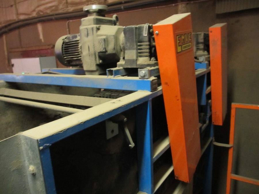 3875 EMVE screen grader line for potato/onion year 2009