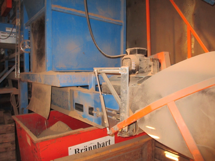 3875 EMVE screen grader line for potato/onion year 2009
