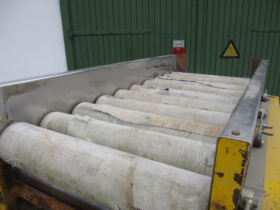 3903 Tong felt drier table