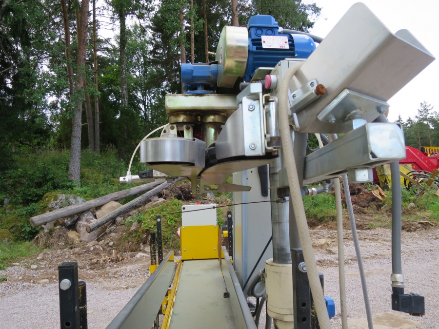 3918 Tong stitching line sewing line with Fischbein stitcher
