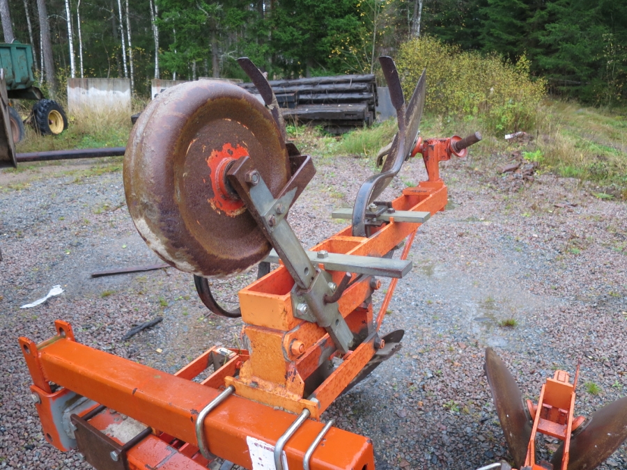 3964 Checchi & Magli disc ridger 4 row