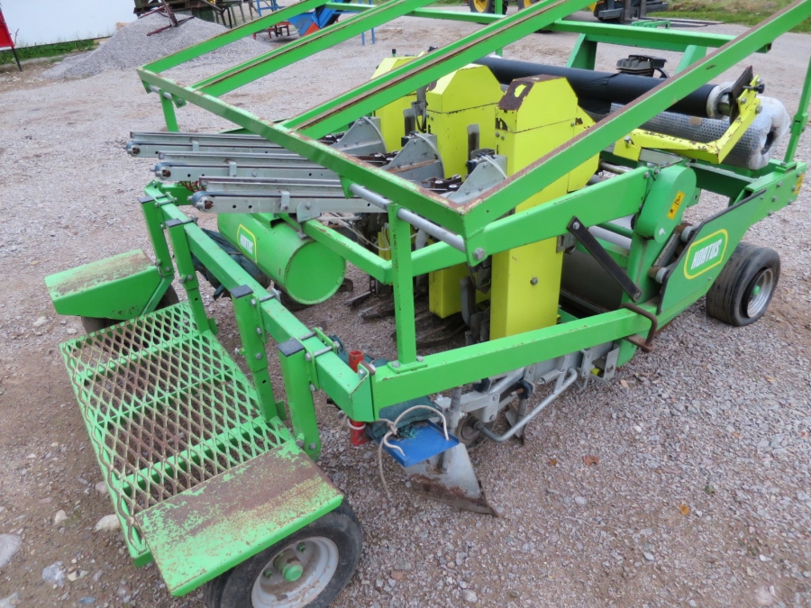 3974 Hortus transplanter 3 row