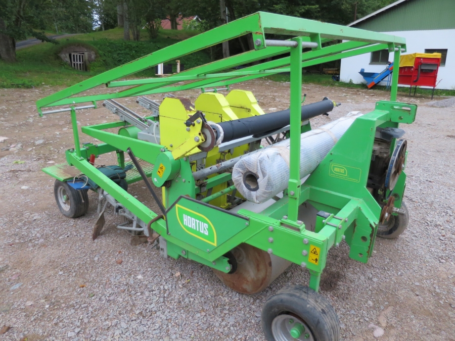 3974 Hortus transplanter 3 row