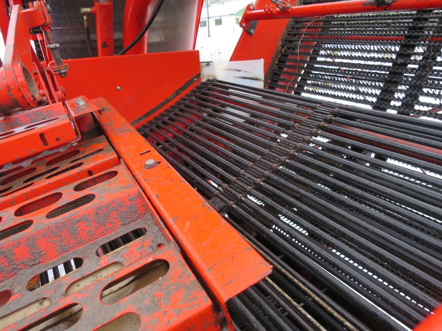 3982 Grimme DL1500 onion harvester loader