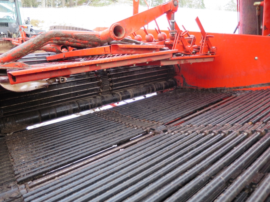 3982 Grimme DL1500 onion harvester loader