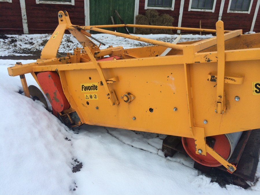 3983 Samon onion windrower 135 cm