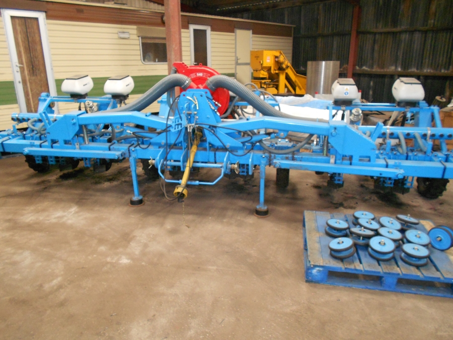 4007 Monosem MS 12 Row Seeding machine