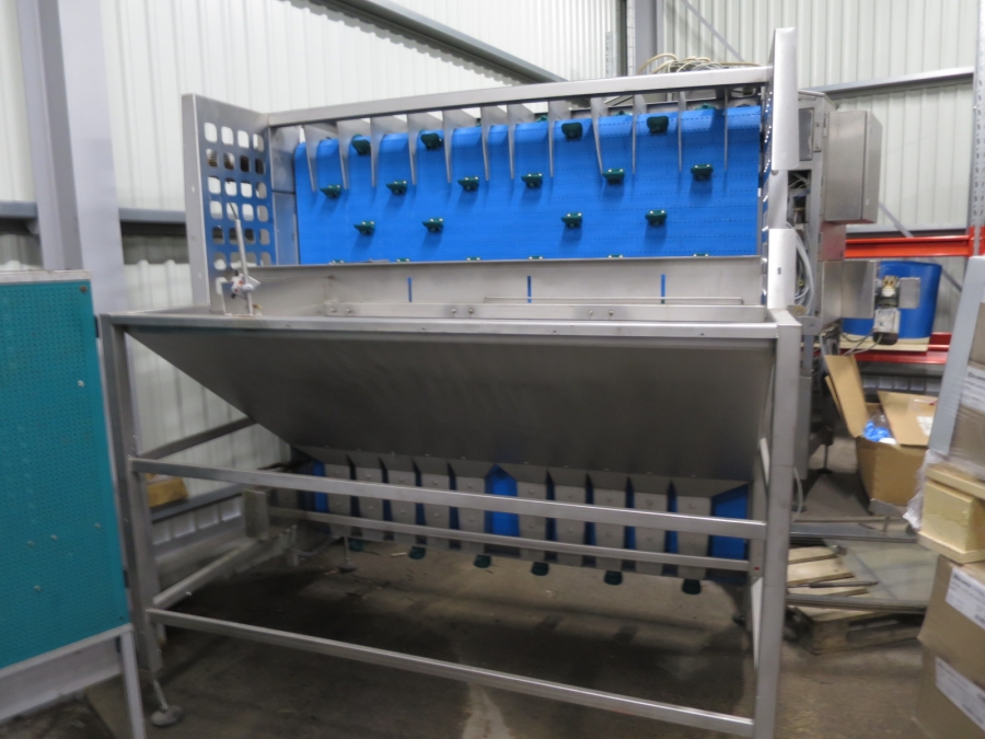 4012 Finis quartering machine FV 