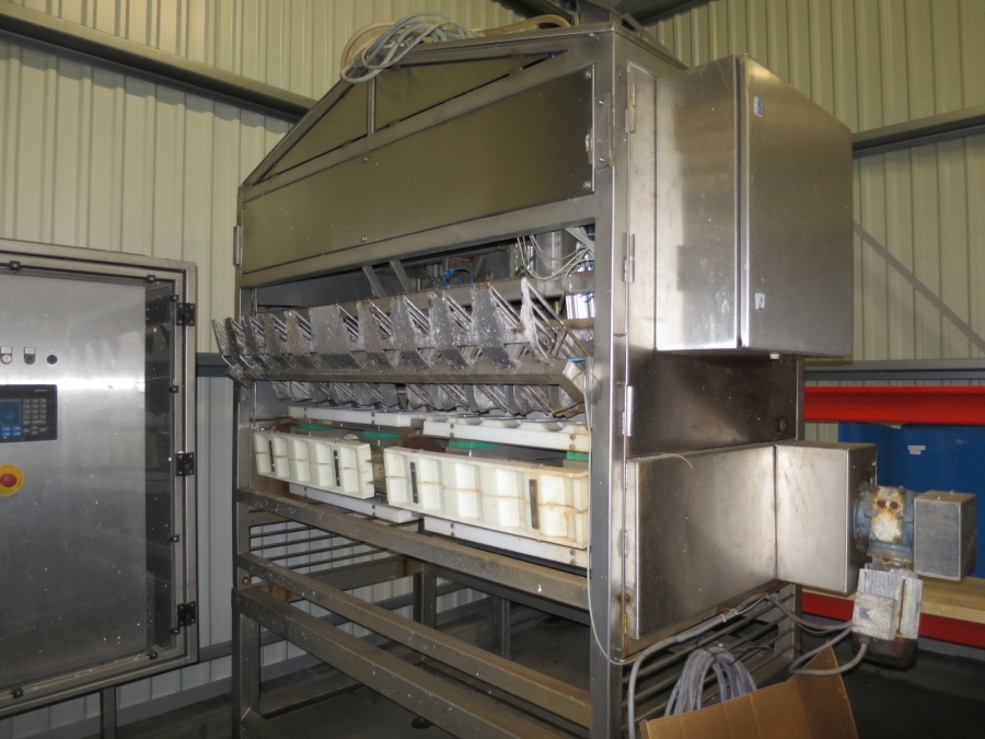 4012 Finis quartering machine FV 