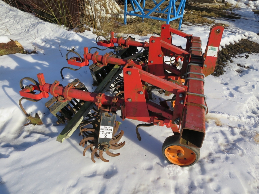 4019 Turbokup 4 row potato ridger / weed control