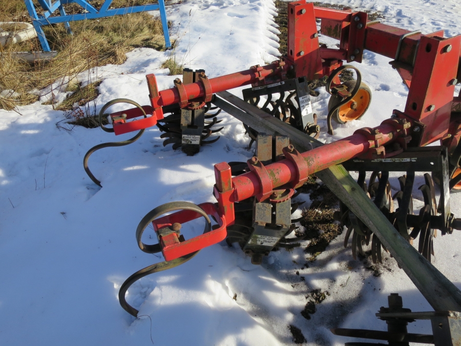 4019 Turbokup 4 row potato ridger / weed control